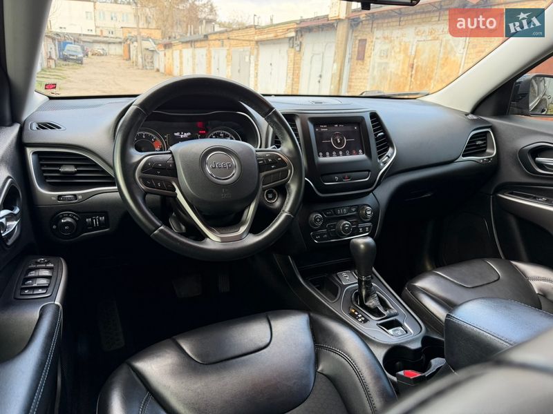 Внедорожник / Кроссовер Jeep Cherokee 2019 в Киеве