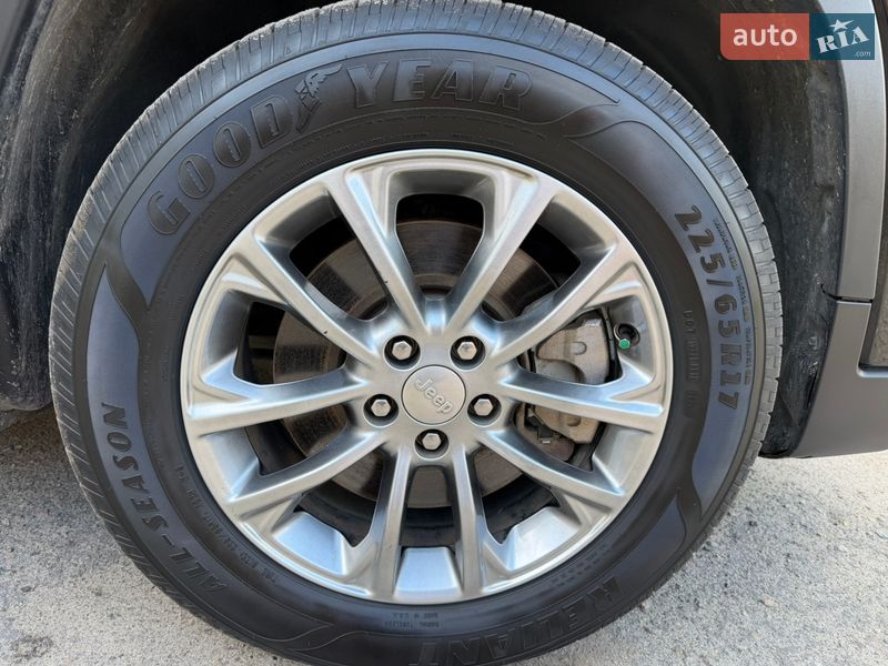 Внедорожник / Кроссовер Jeep Cherokee 2019 в Киеве