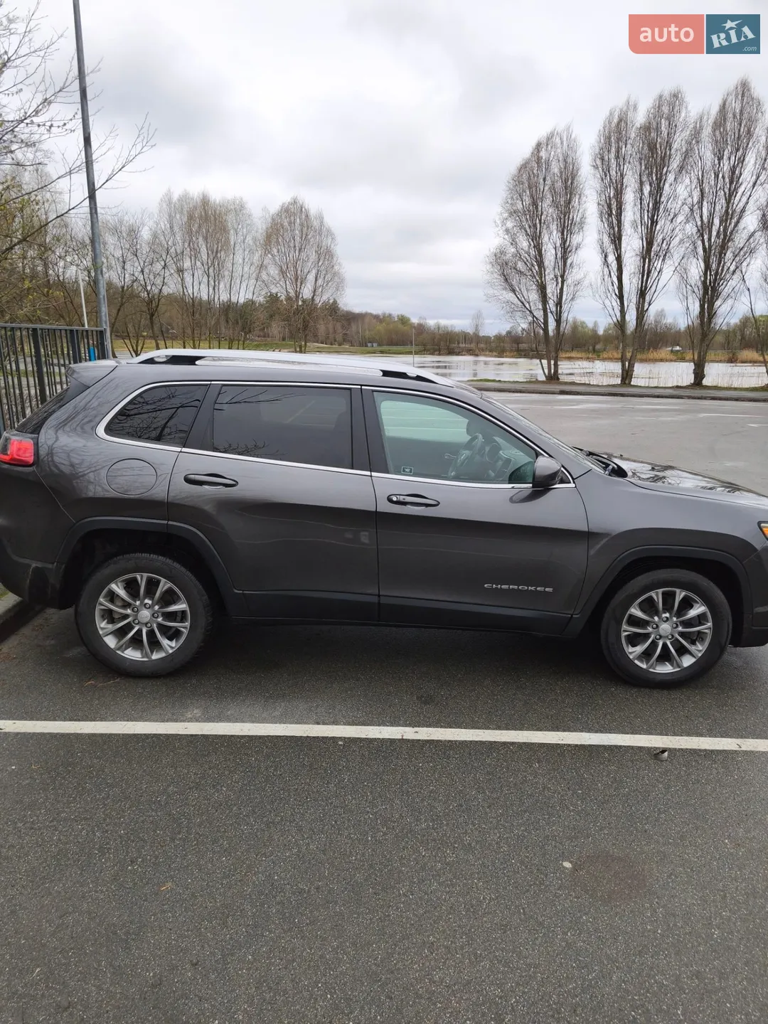 2019 Jeep Cherokee - мініатюра 4