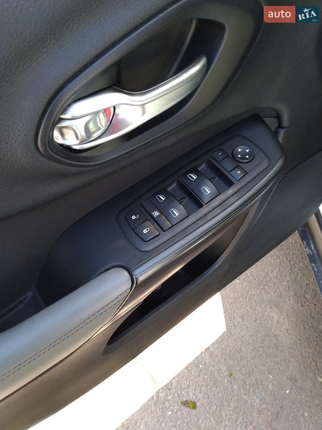 2014 Jeep Cherokee - мініатюра 19