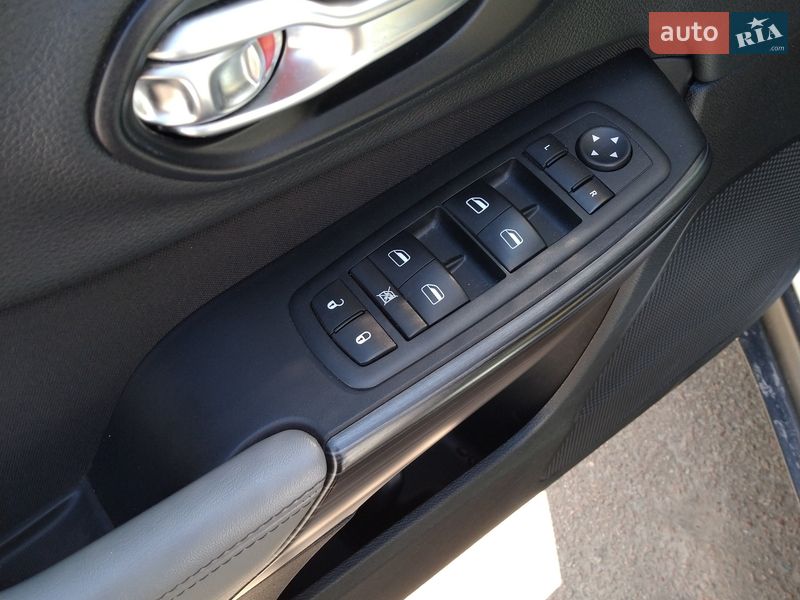 Позашляховик / Кросовер Jeep Cherokee 2014 в Чернігові фото 15 Позашляховик / Кросовер Jeep Cherokee 2014 в Чернігові