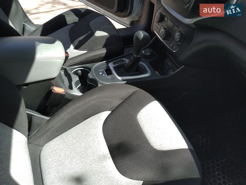 Позашляховик / Кросовер Jeep Cherokee 2014 в Чернігові фото 17 Позашляховик / Кросовер Jeep Cherokee 2014 в Чернігові