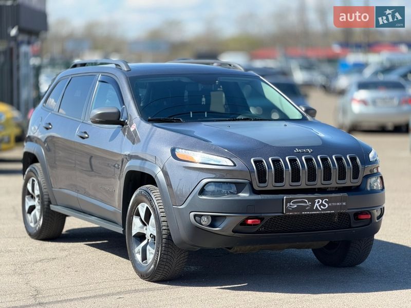 Внедорожник / Кроссовер Jeep Cherokee 2017 в Киеве