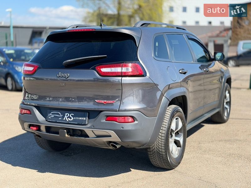 Внедорожник / Кроссовер Jeep Cherokee 2017 в Киеве