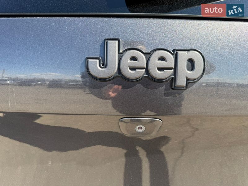 Внедорожник / Кроссовер Jeep Cherokee 2017 в Киеве