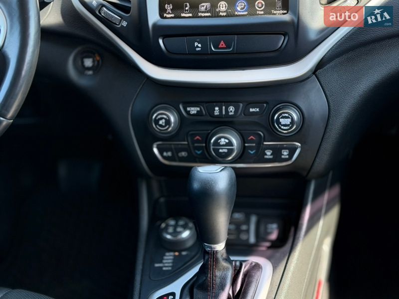 Внедорожник / Кроссовер Jeep Cherokee 2017 в Киеве