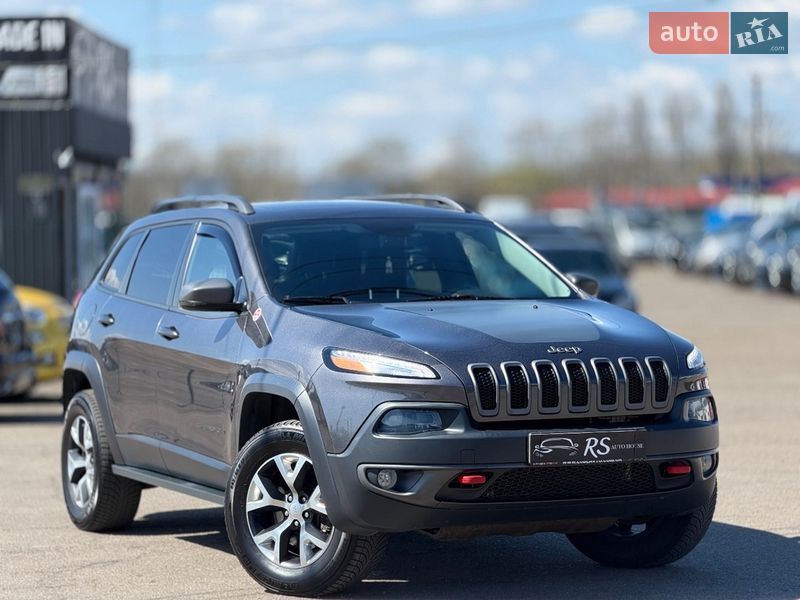 Внедорожник / Кроссовер Jeep Cherokee 2017 в Киеве