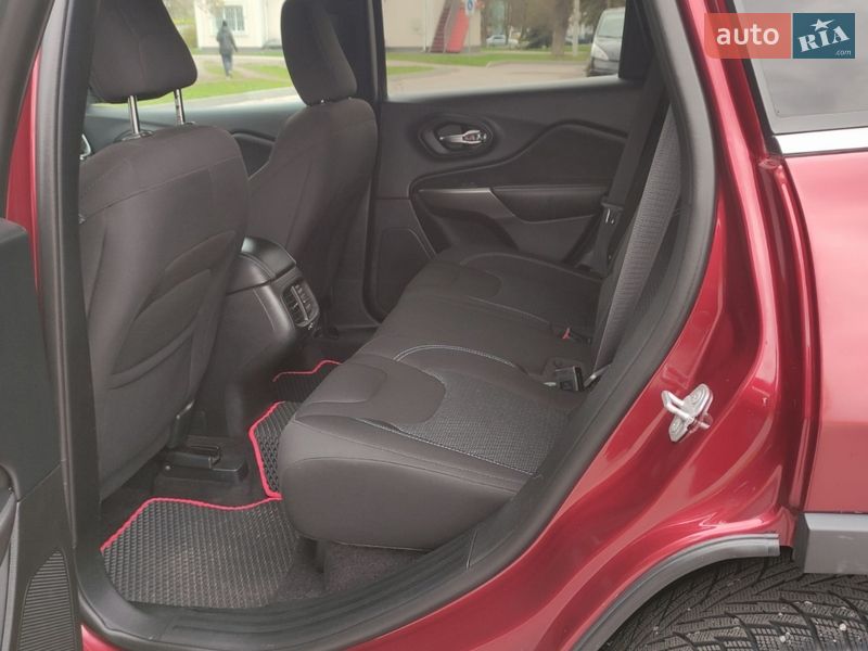 Внедорожник / Кроссовер Jeep Cherokee 2018 в Кременчуге фото 9 Внедорожник / Кроссовер Jeep Cherokee 2018 в Кременчуге