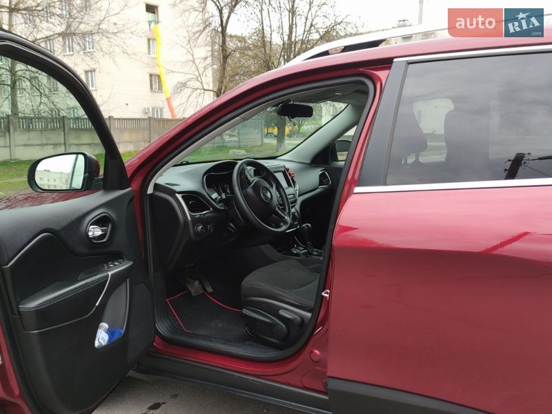 Внедорожник / Кроссовер Jeep Cherokee 2018 в Кременчуге фото 7 Внедорожник / Кроссовер Jeep Cherokee 2018 в Кременчуге