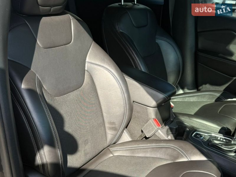 Позашляховик / Кросовер Jeep Cherokee 2020 в Києві