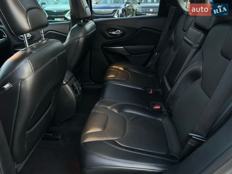 Внедорожник / Кроссовер Jeep Cherokee 2018 в Харькове