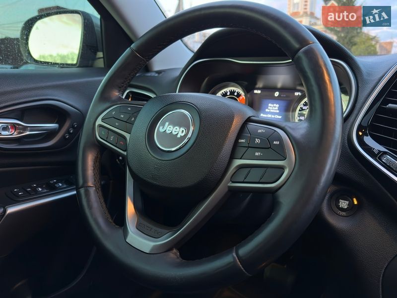 Внедорожник / Кроссовер Jeep Cherokee 2018 в Харькове