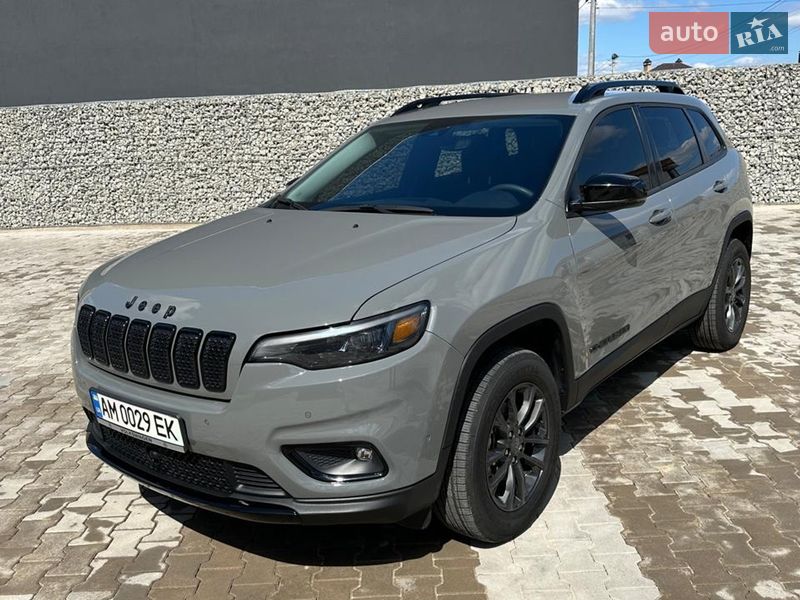Внедорожник / Кроссовер Jeep Cherokee 2023 в Житомире