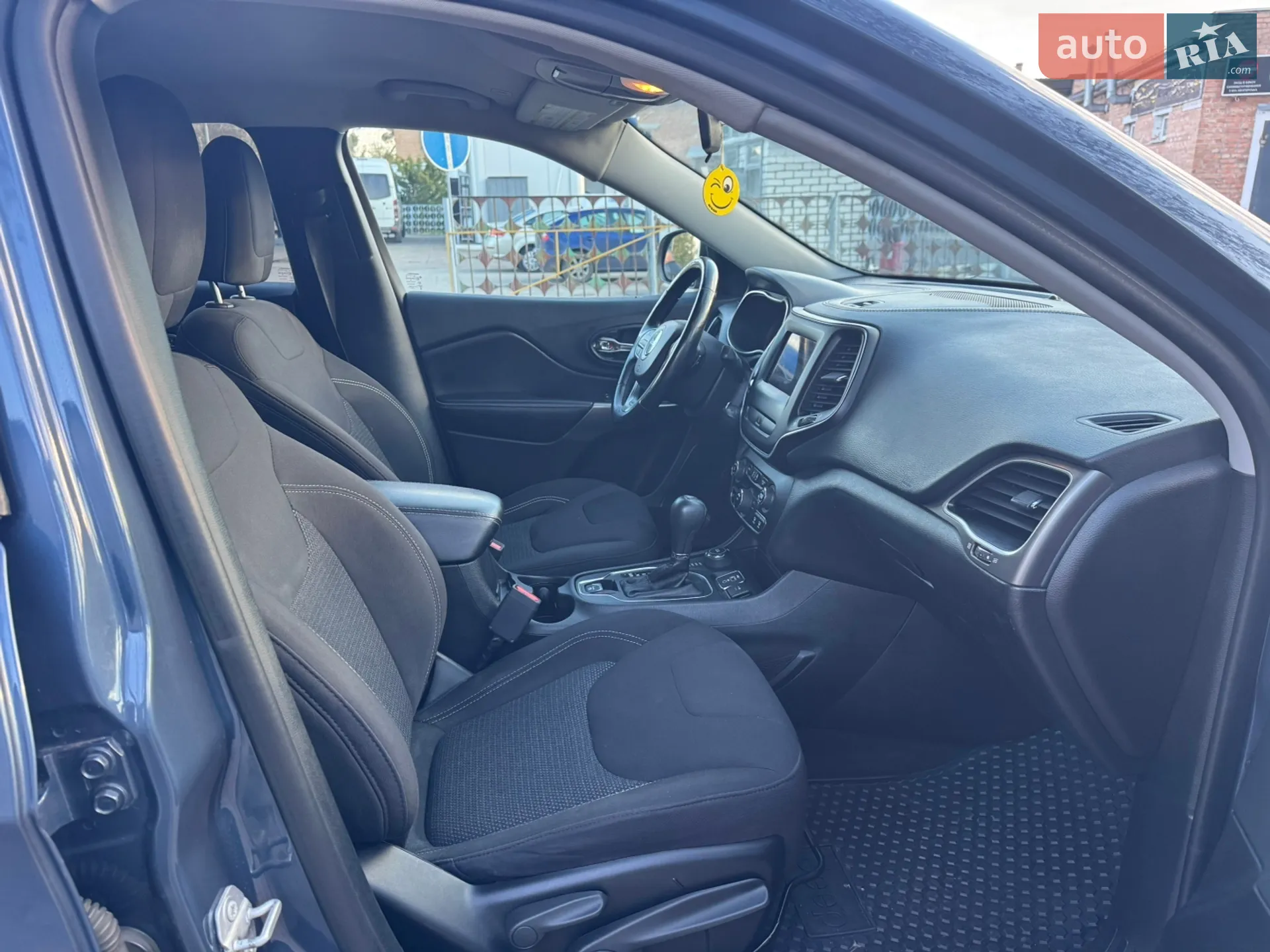 2019 Jeep Cherokee - мініатюра 26