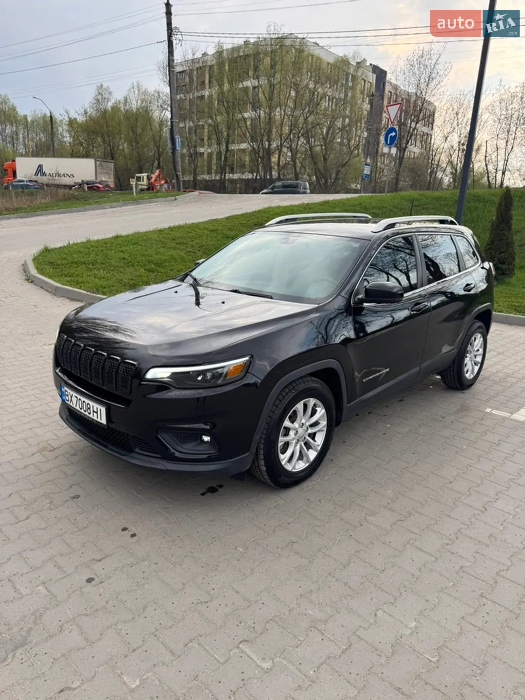 2019 Jeep Cherokee - мініатюра 3