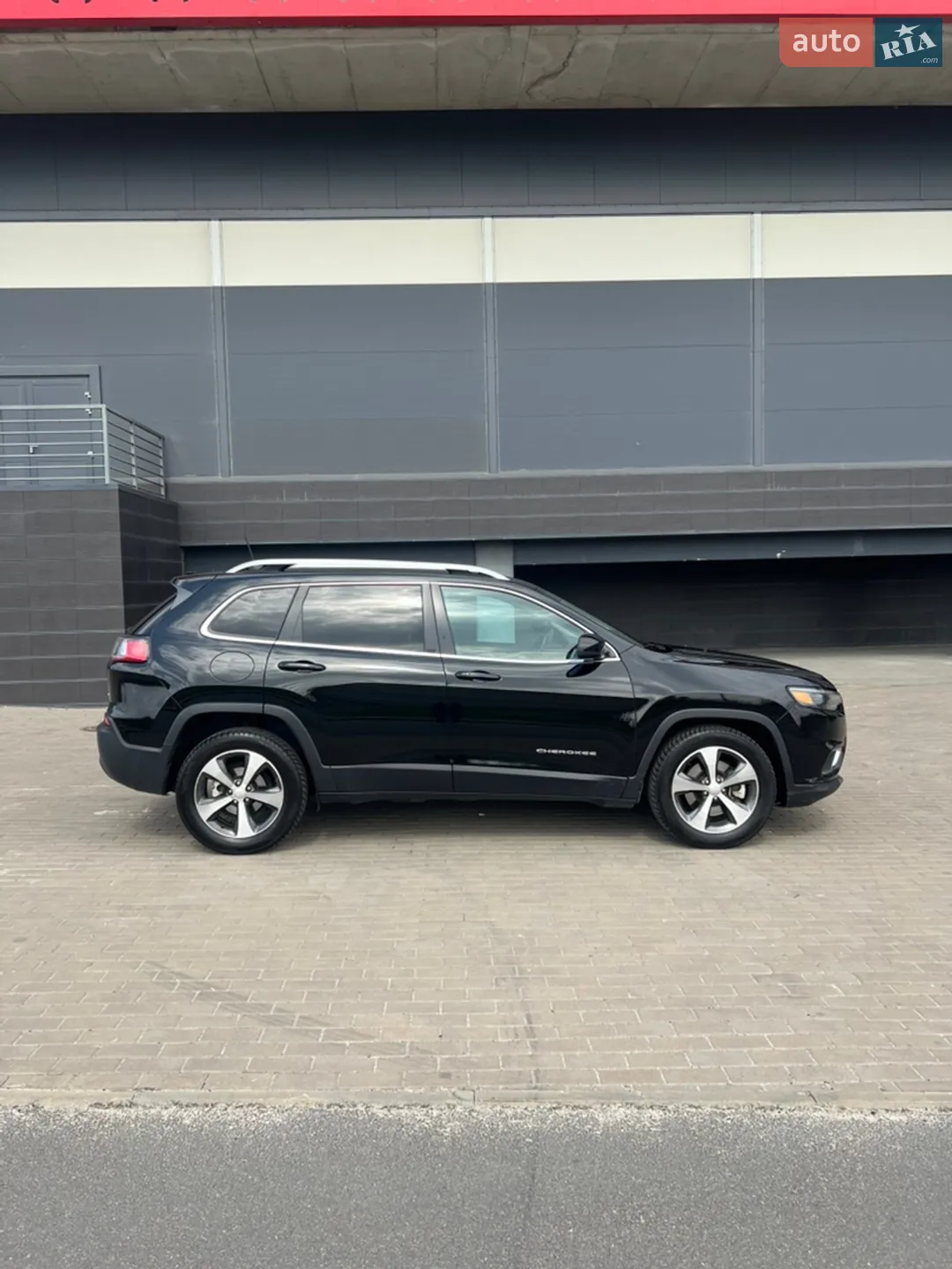 2019 Jeep Cherokee - мініатюра 4