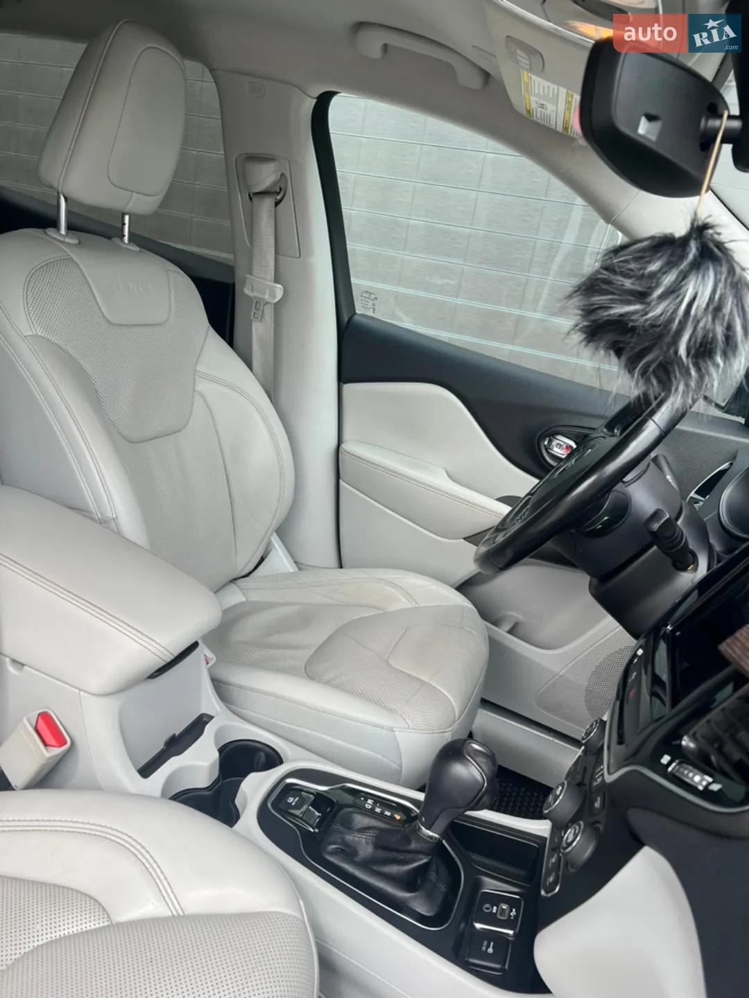 2019 Jeep Cherokee - мініатюра 20