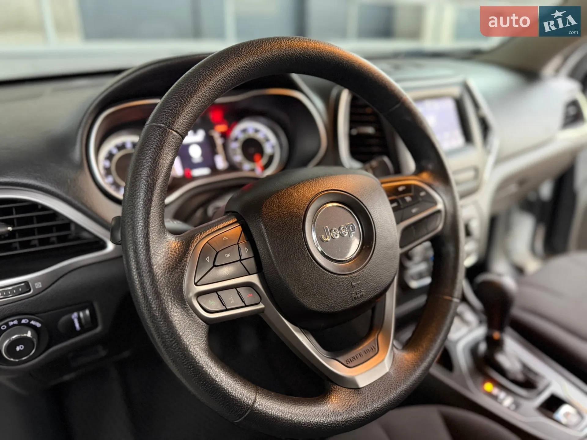 2019 Jeep Cherokee - мініатюра 42