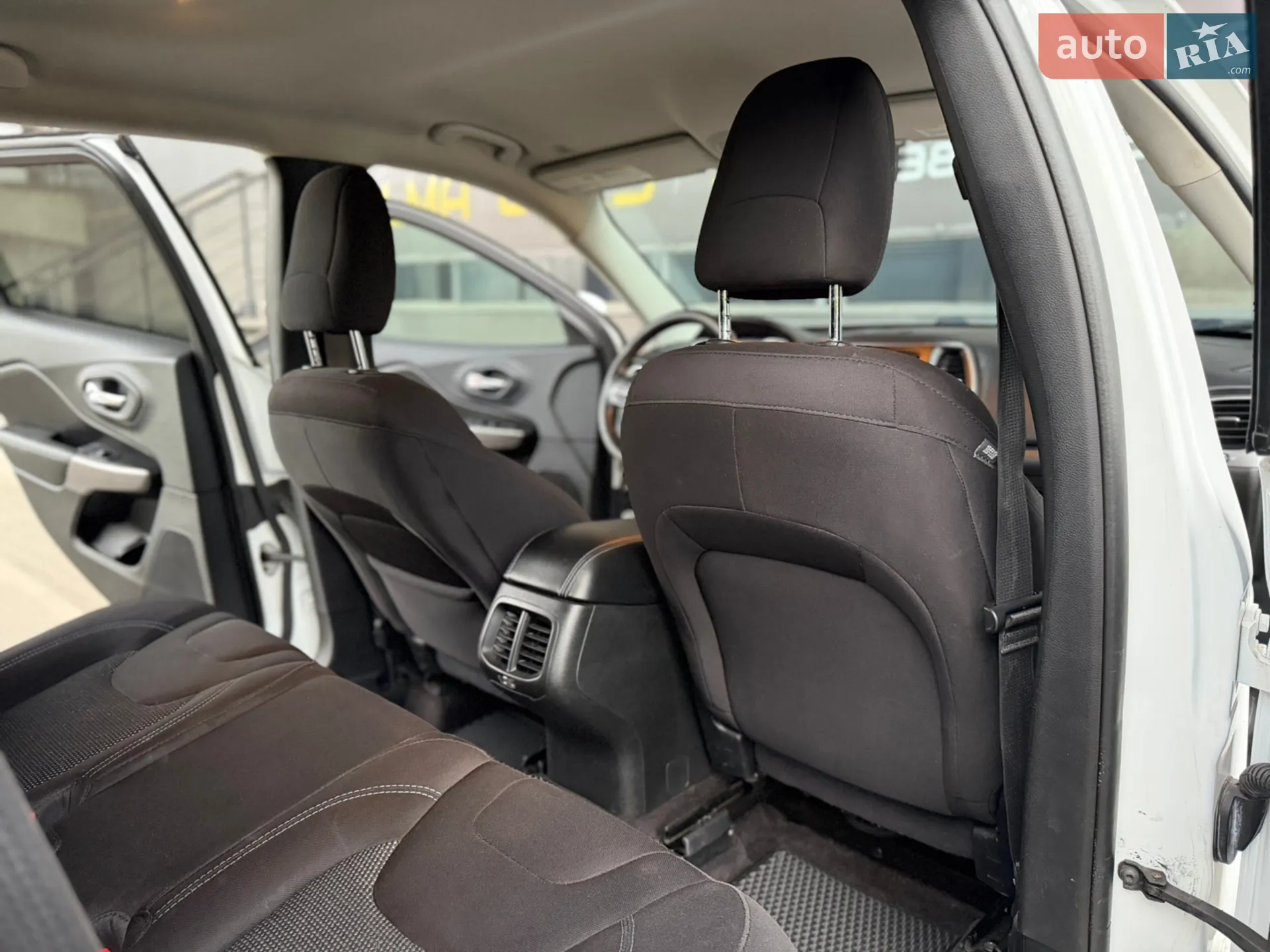 2019 Jeep Cherokee - мініатюра 54