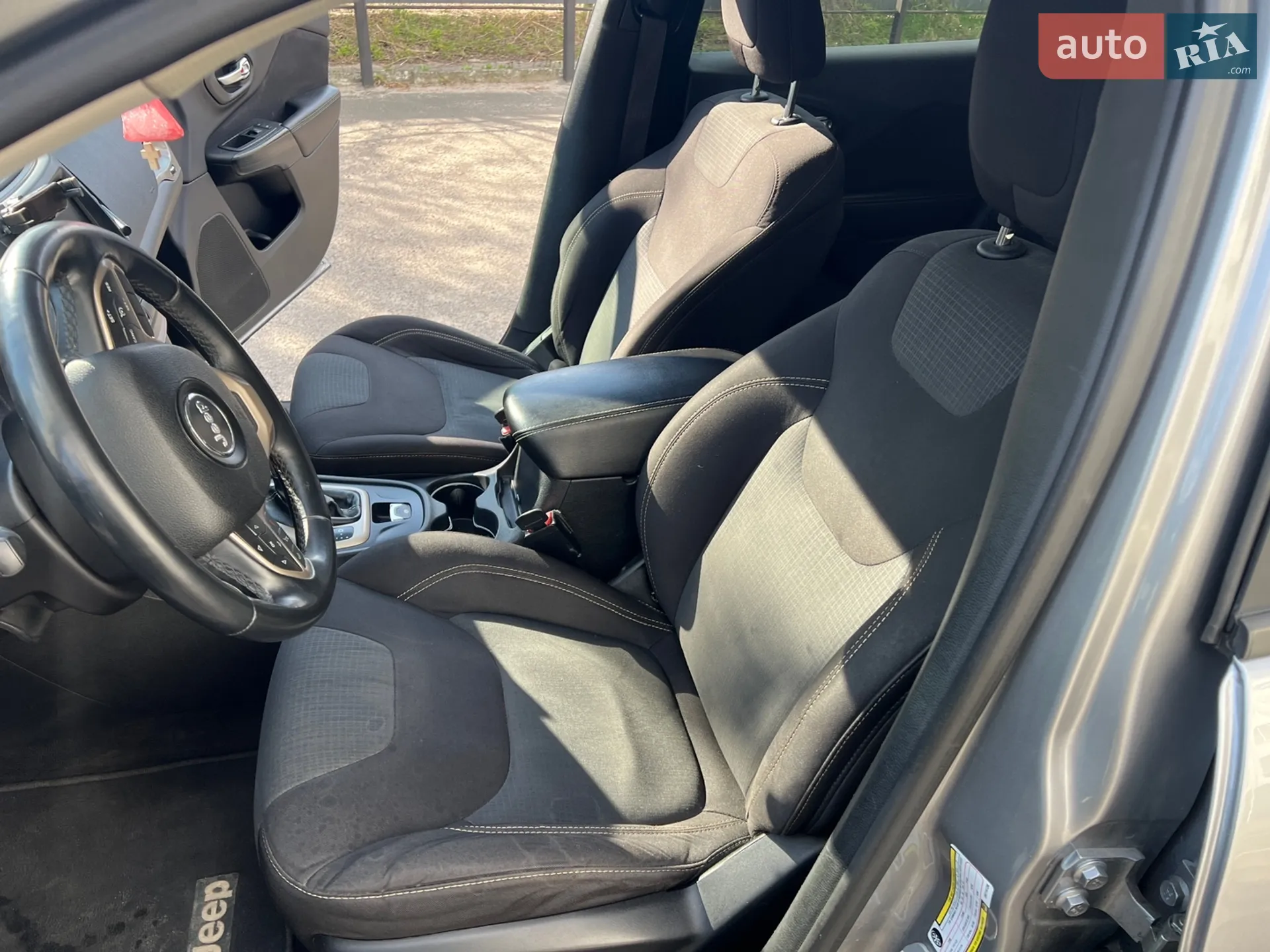 2015 Jeep Cherokee - мініатюра 39