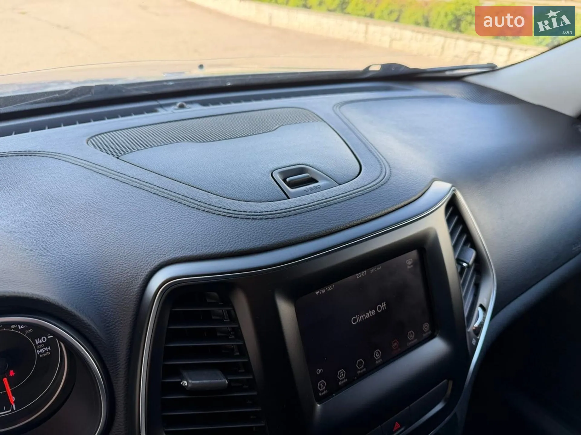 2019 Jeep Cherokee - мініатюра 31