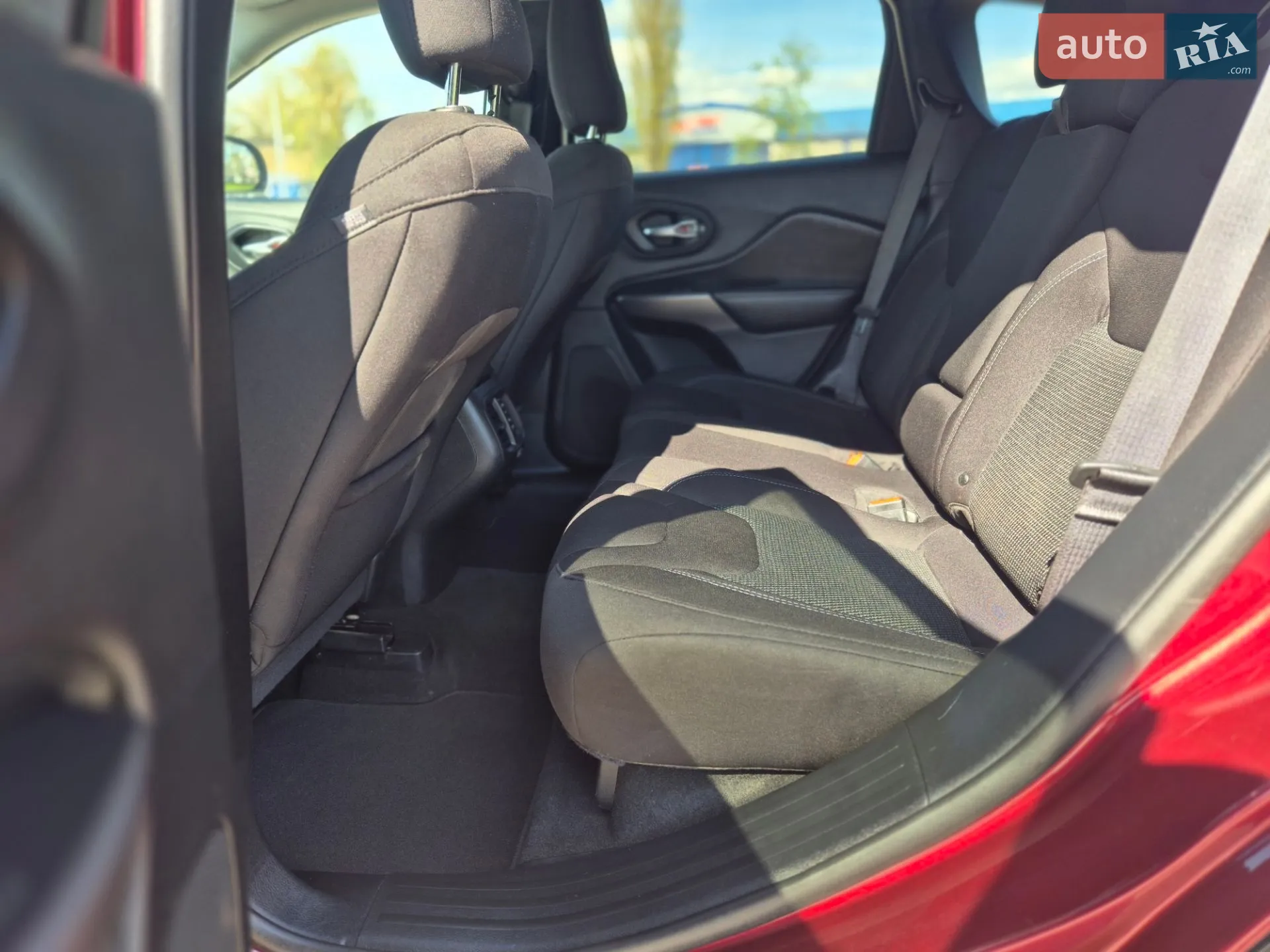 2019 Jeep Cherokee - мініатюра 22