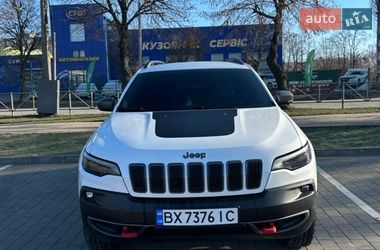 Внедорожник / Кроссовер Jeep Cherokee 2020 в Вишневом