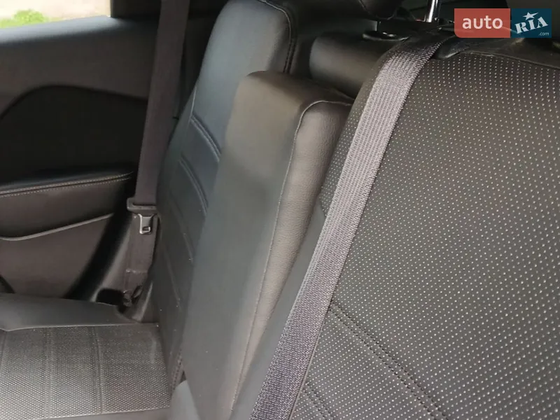 Jeep Cherokee 2018 VIN 1C4PJLCB1JD596272 фото оголошення 7 з 52