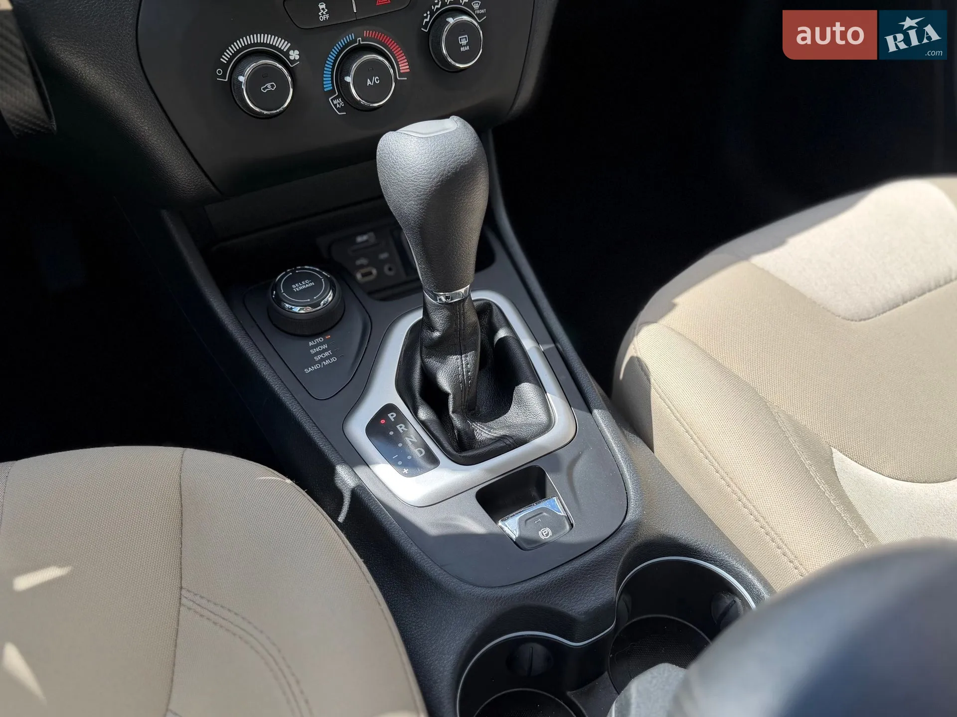 2016 Jeep Cherokee - мініатюра 41