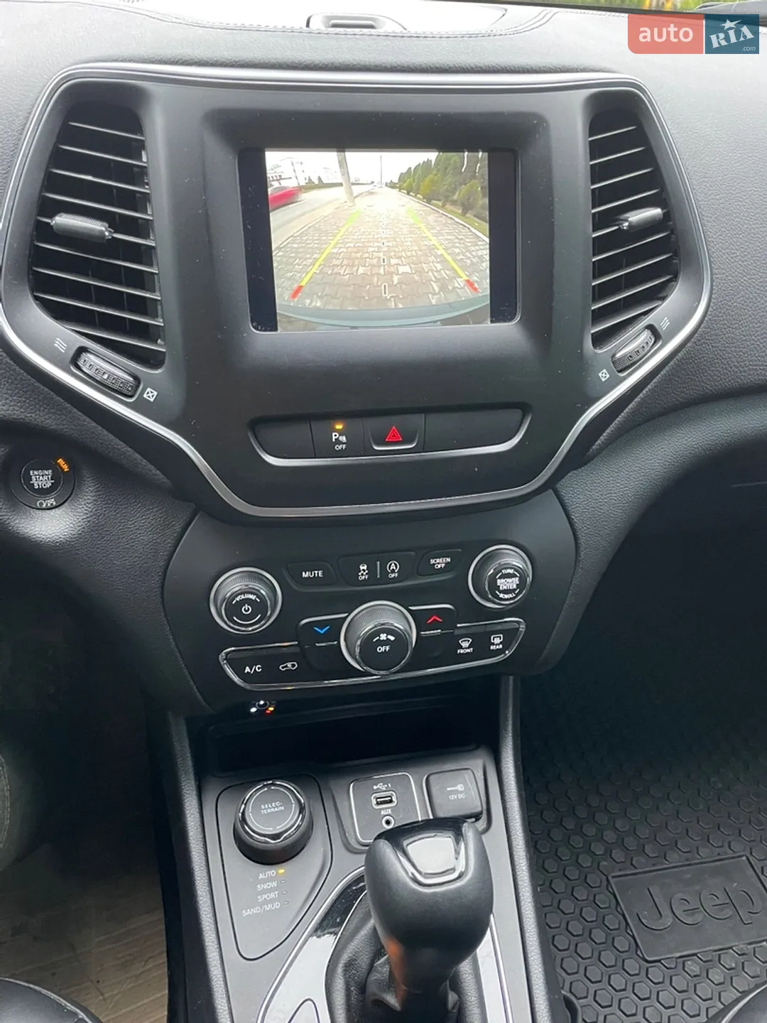 2020 Jeep Cherokee - мініатюра 15