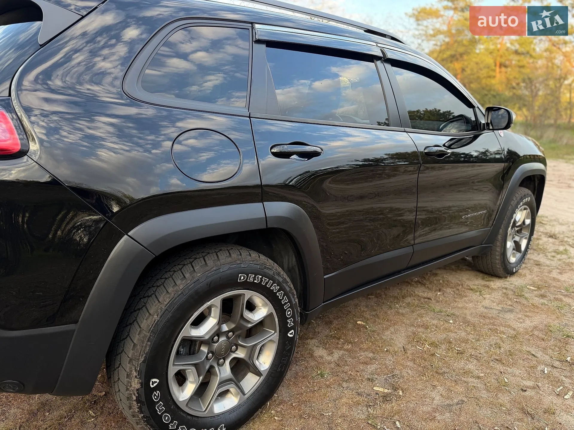 2019 Jeep Cherokee - мініатюра 12