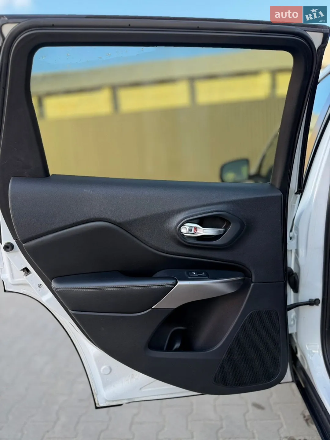 2019 Jeep Cherokee - мініатюра 38