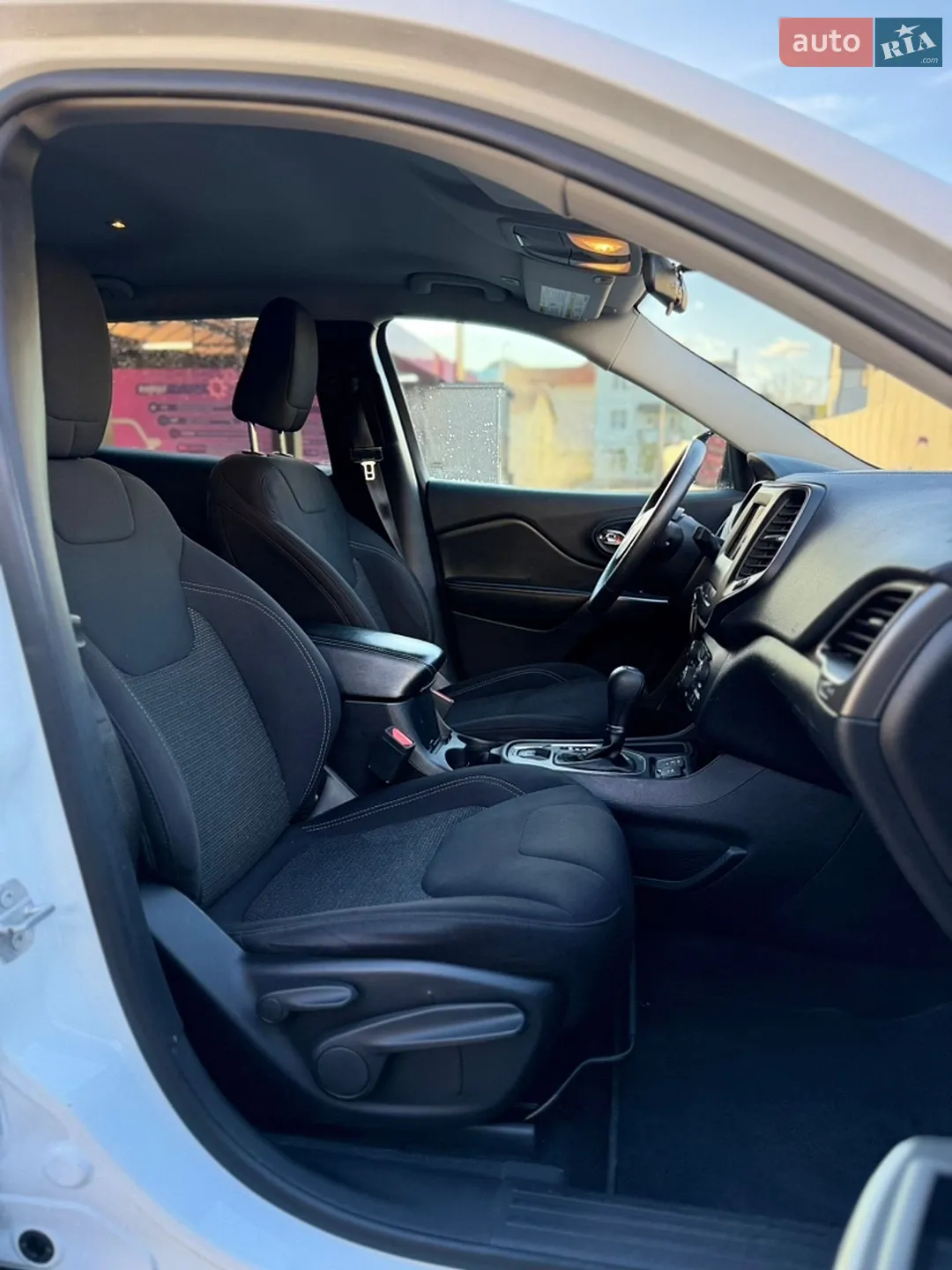 2019 Jeep Cherokee - мініатюра 46