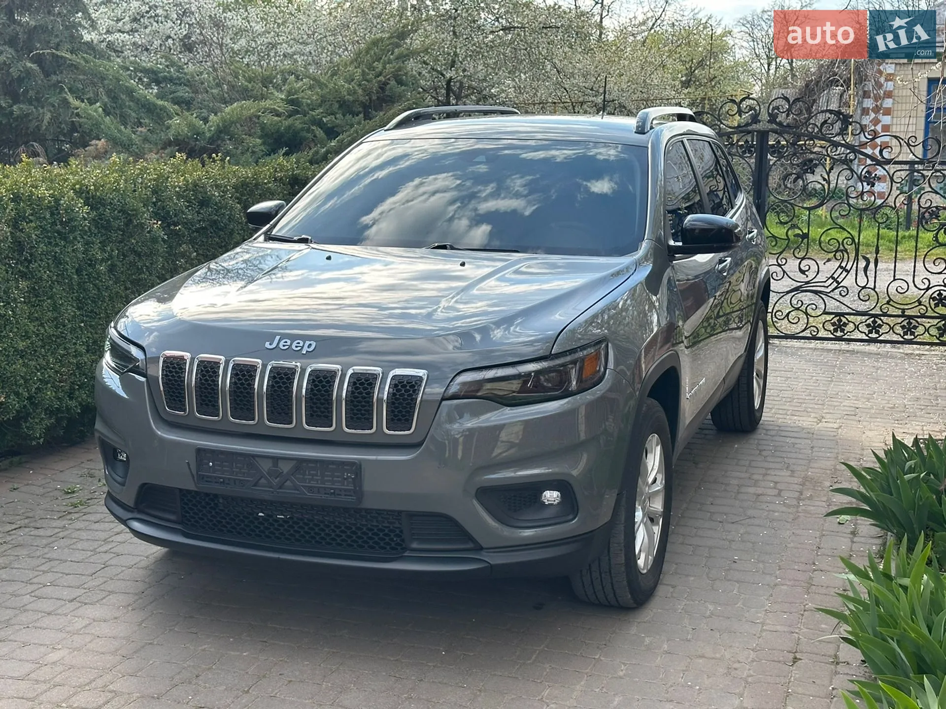 2022 Jeep Cherokee - мініатюра 2