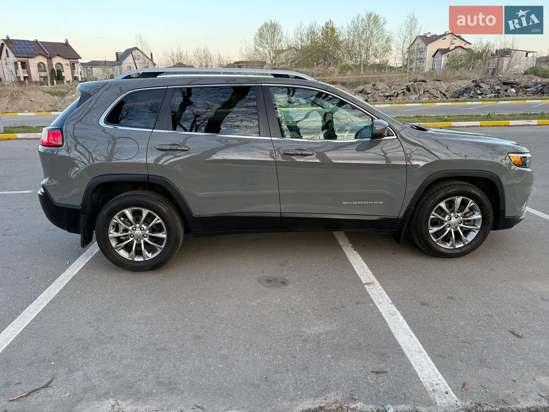 2020 Jeep Cherokee - мініатюра 6