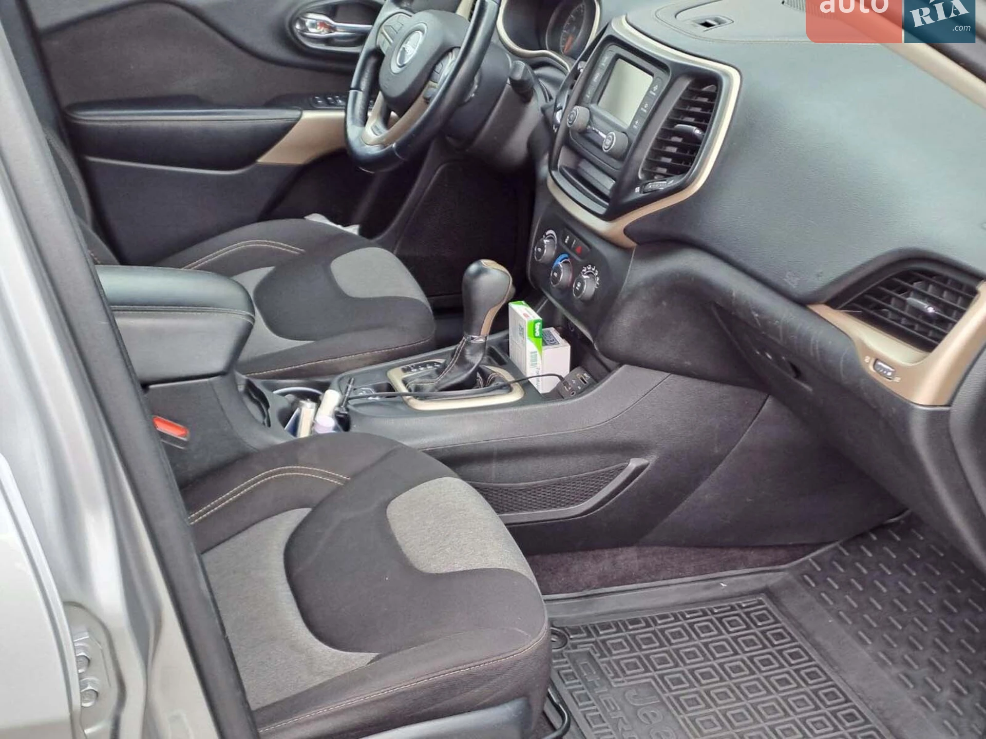 2017 Jeep Cherokee - мініатюра 14