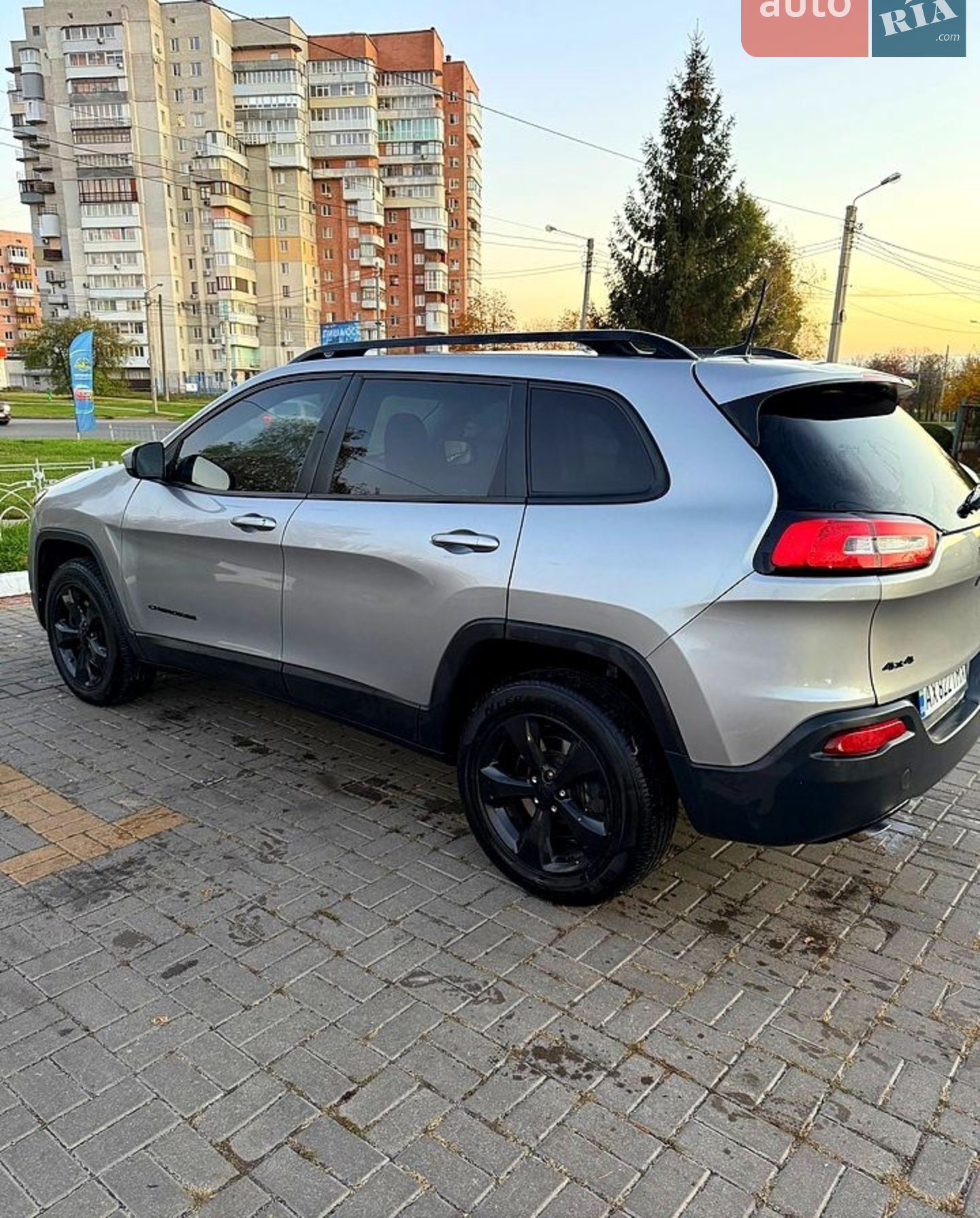 2015 Jeep Cherokee - мініатюра 2