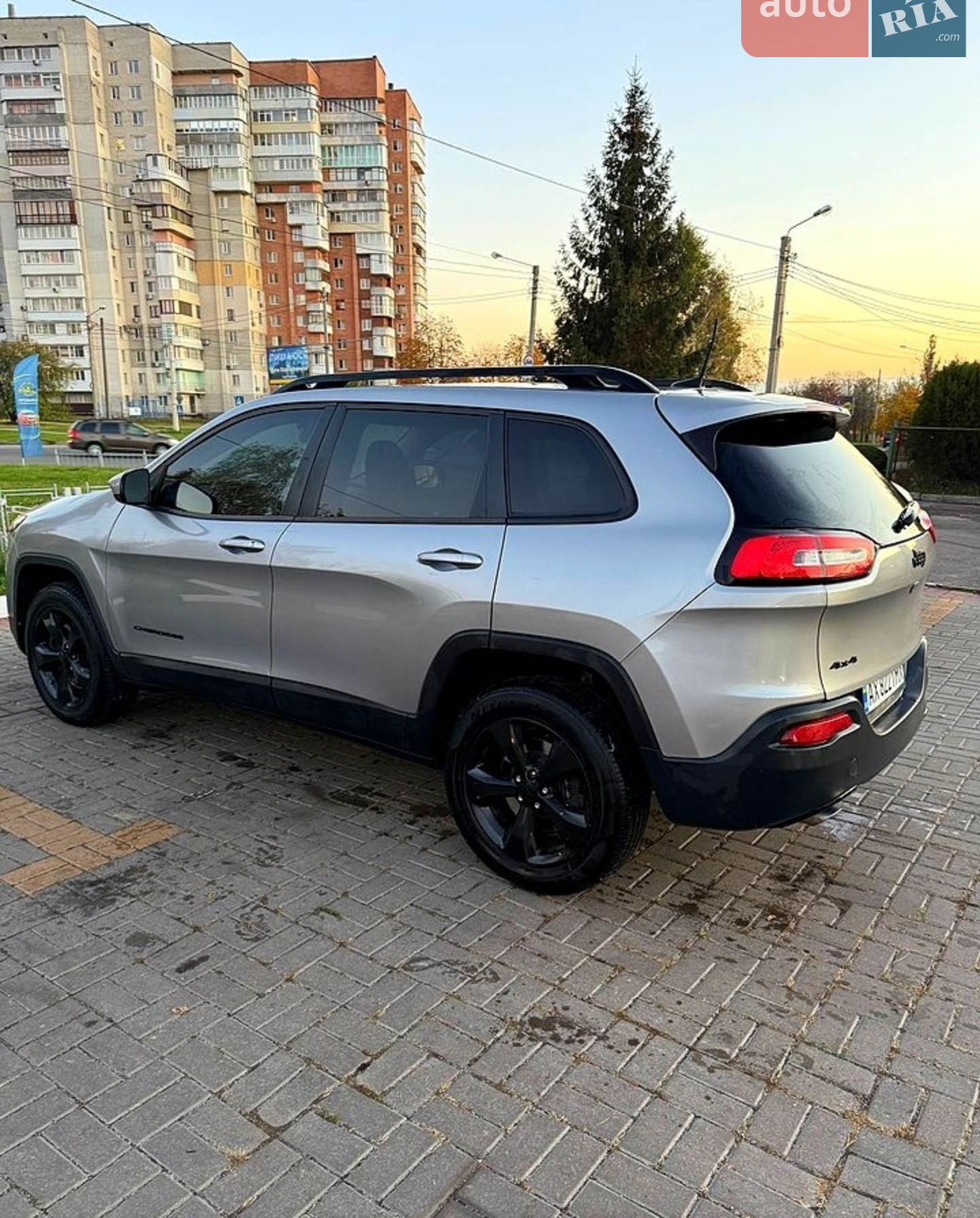 2015 Jeep Cherokee - мініатюра 3
