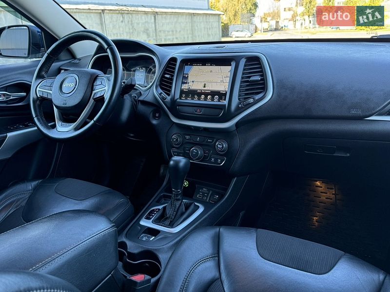 Внедорожник / Кроссовер Jeep Cherokee 2017 в Львове