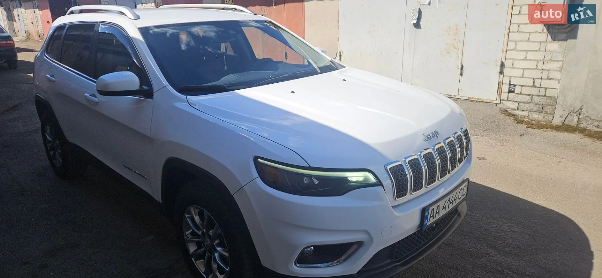 2020 Jeep Cherokee - мініатюра 2