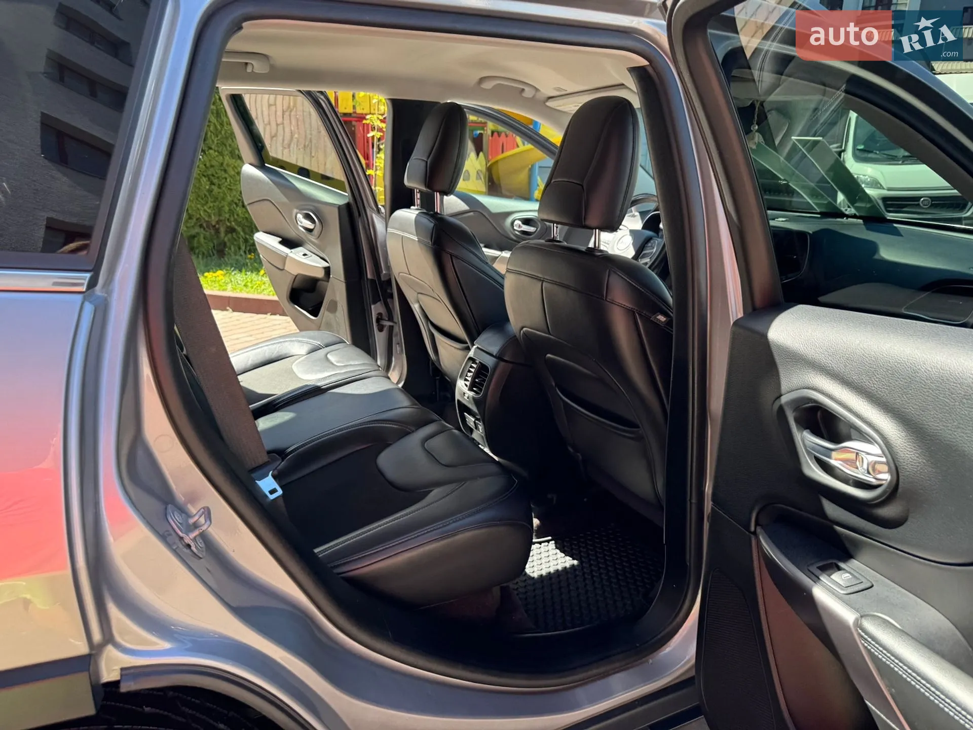 2018 Jeep Cherokee - мініатюра 171