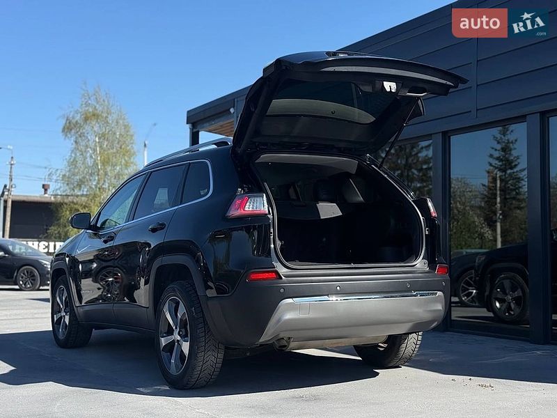 Внедорожник / Кроссовер Jeep Cherokee 2019 в Ровно