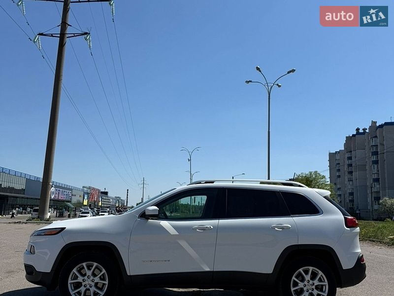 Внедорожник / Кроссовер Jeep Cherokee 2017 в Чернигове