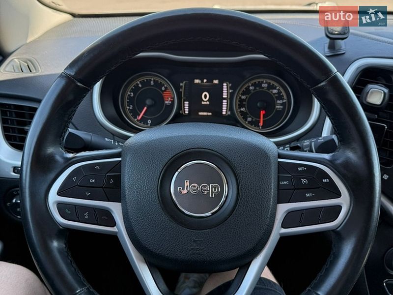 Внедорожник / Кроссовер Jeep Cherokee 2017 в Чернигове