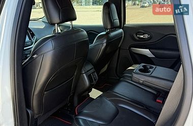 Внедорожник / Кроссовер Jeep Cherokee 2017 в Чернигове