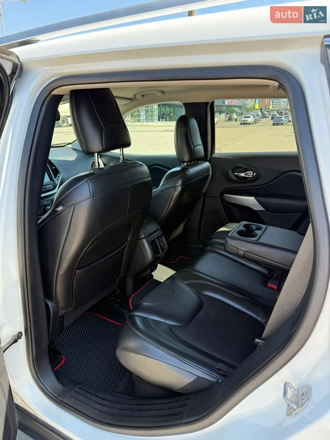2017 Jeep Cherokee - мініатюра 14