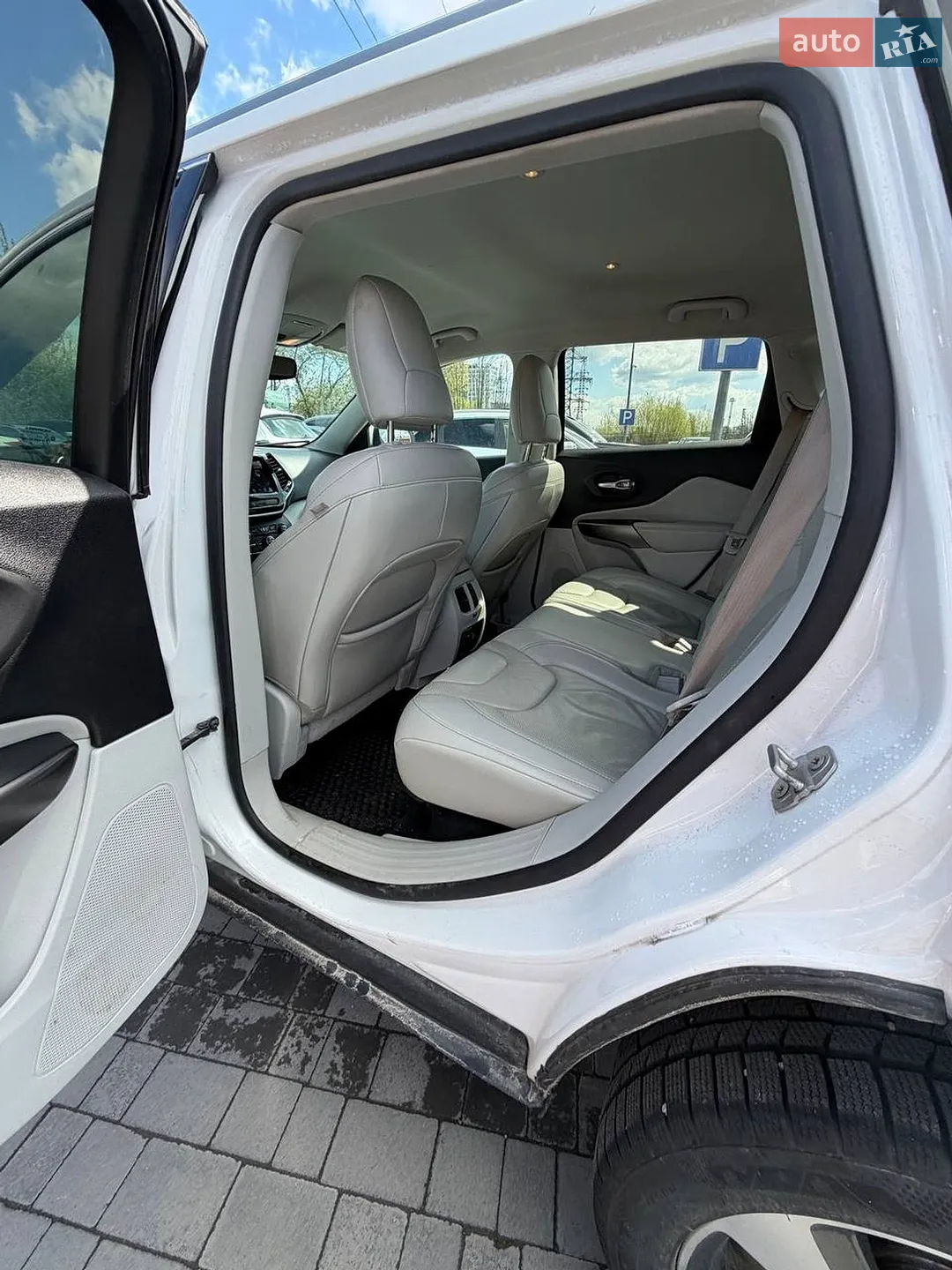 2019 Jeep Cherokee - мініатюра 26