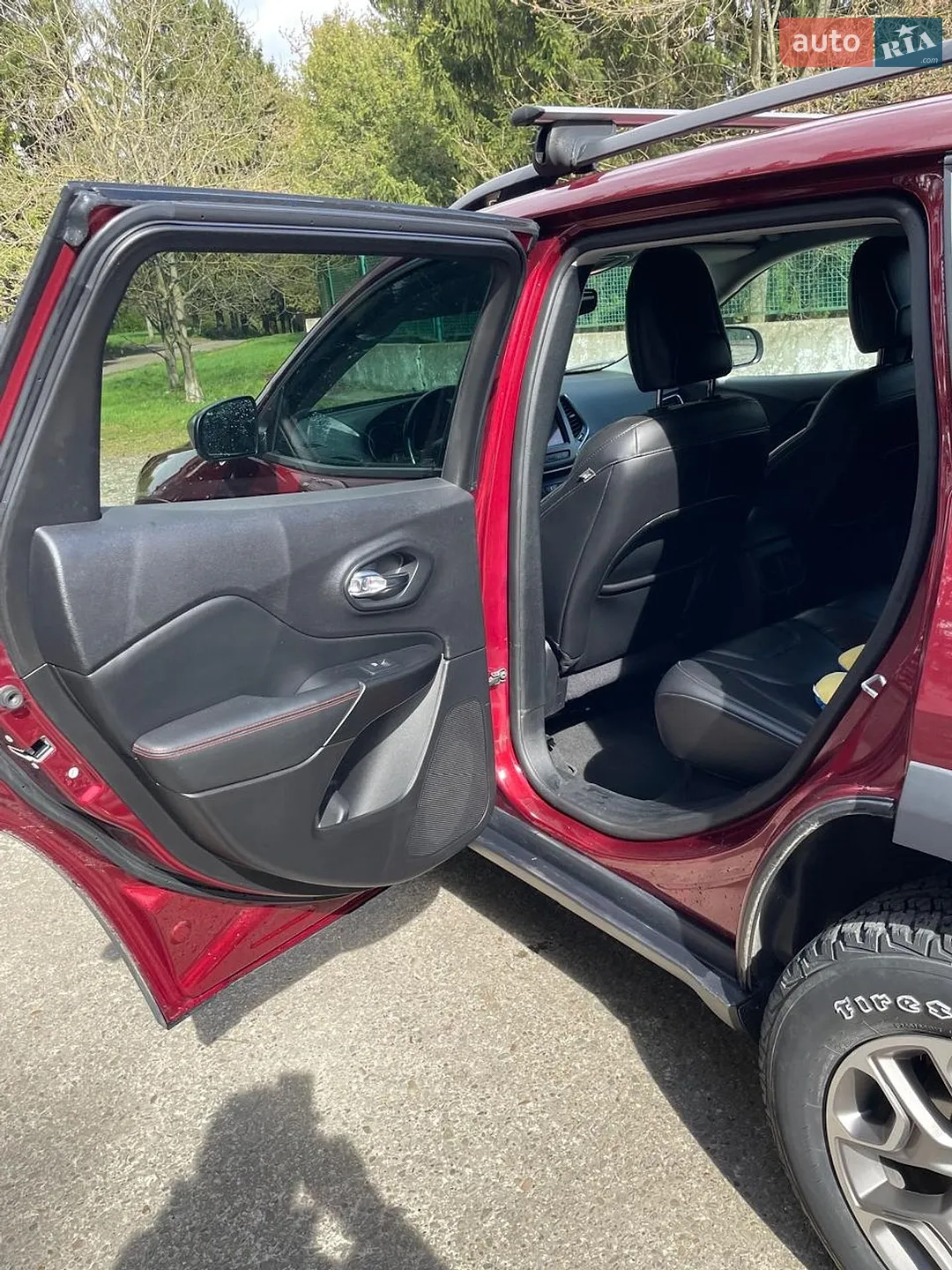 2020 Jeep Cherokee - мініатюра 13