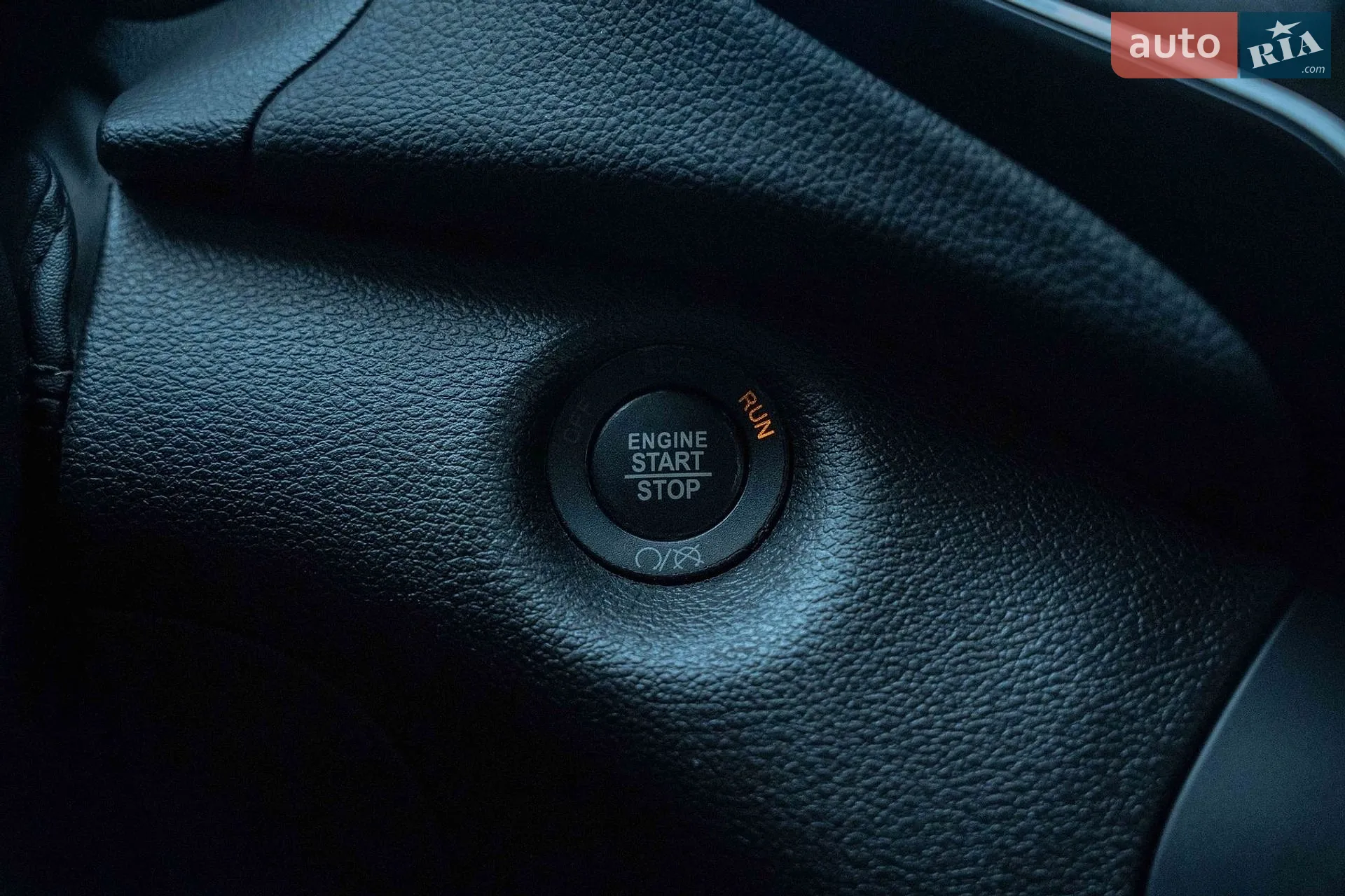 2019 Jeep Cherokee - мініатюра 28