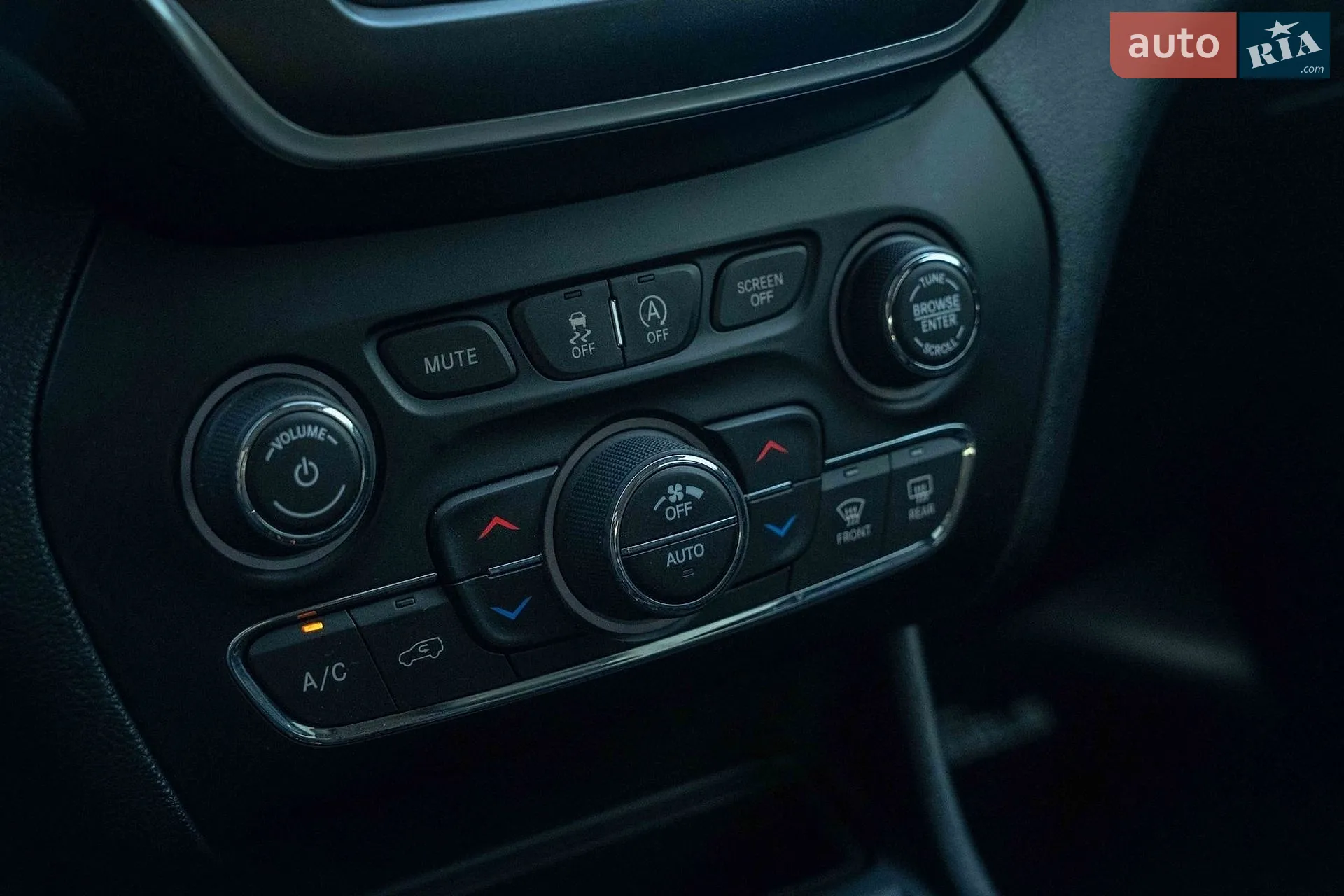 2019 Jeep Cherokee - мініатюра 32